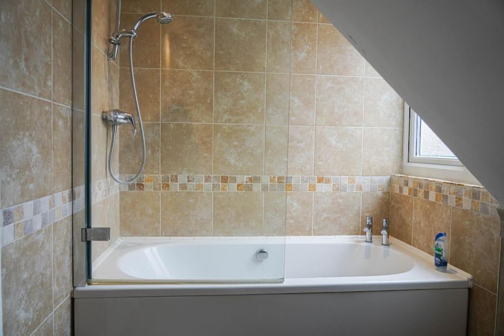 Large 4-Bed House For Up To 7 Guests W 2X Parking Villa Oxford Buitenkant foto