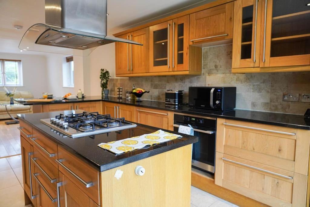 Large 4-Bed House For Up To 7 Guests W 2X Parking Villa Oxford Buitenkant foto